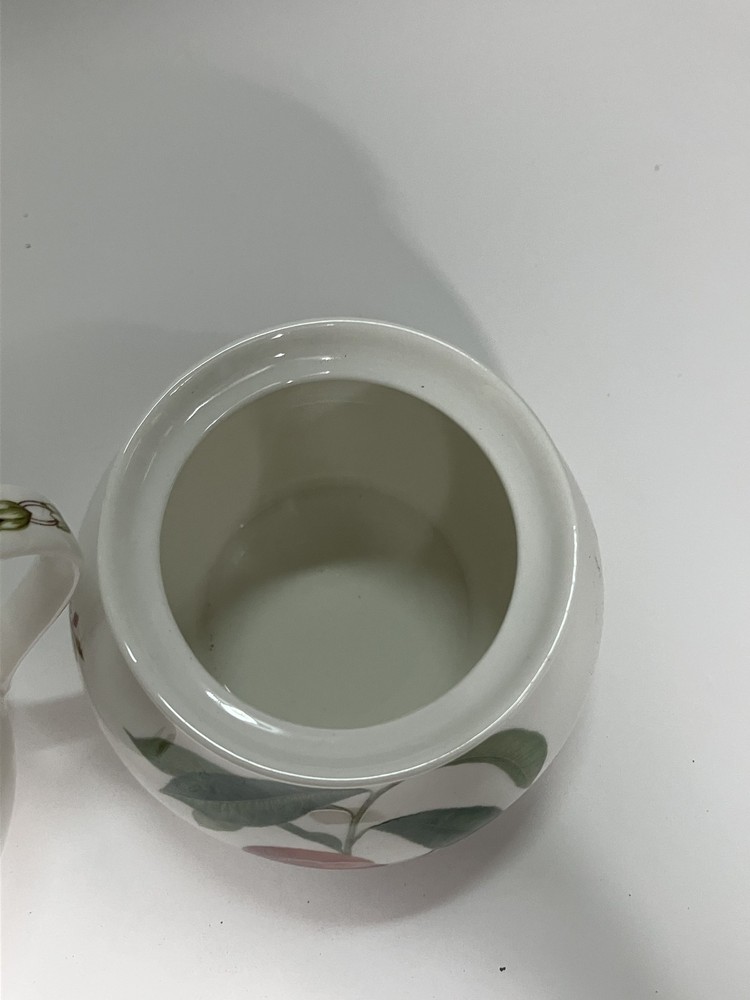 Queens Hookers Fruit Creamer Sugar Set Bone China White Peach Tableware