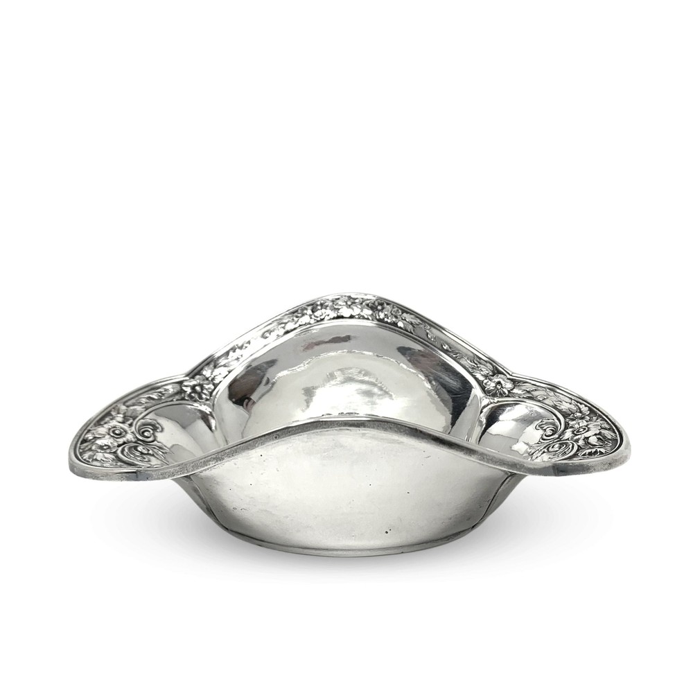 International Sterling Victorian Style Nut Dish