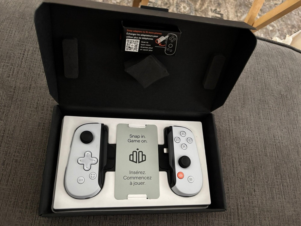 BACKBONE - PlayStation / Made For iPhone W/ Lightning Controller Barely Used