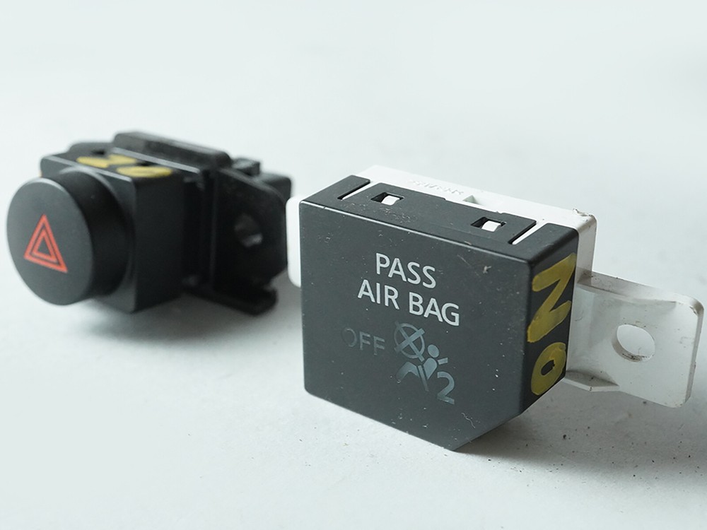2008 - 2015 Nissan Rogue Hazard Switch Emergency Control BuTTon Interior OEM
