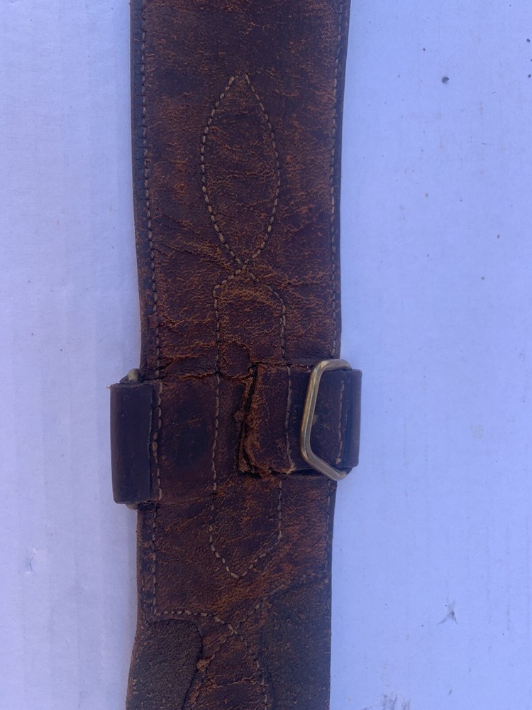 Old Leather Belt ww1 / 2 ?