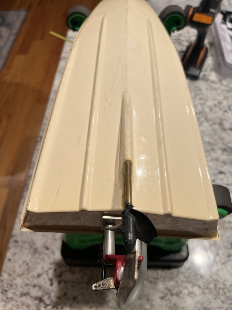 Moroso High Speed RC Boat Without Battery Untested.With transmitter/ Receiver