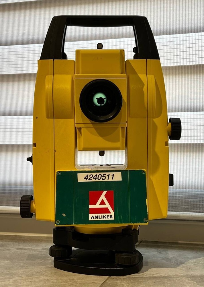 Leica Builder 309 9" Construction Total Station