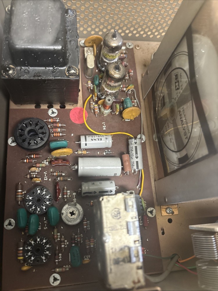 B&K 1968 Precision Model 1077B Television Analyst Powers On!