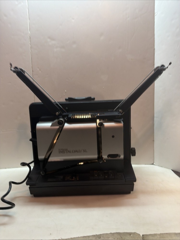 Vintage Singer Instaload/XL16MM Projector 2220 Tested.