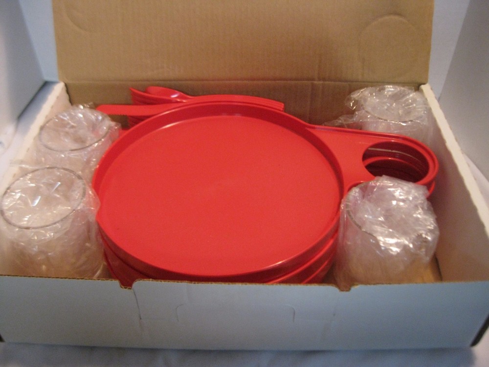 Stack N' Serve Set Stackable Red Plate Supports, Utensils & Glasses Set of 4 NIB