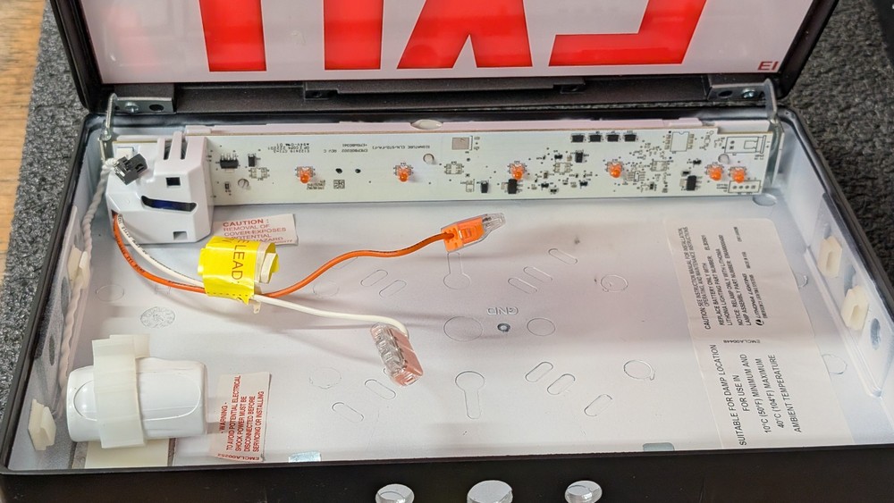 Lithonia Lighting exit sign red LES2RELN BAA