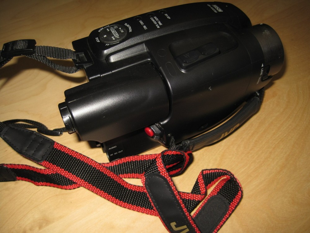 JVC GR-AX230U VHS C Camcorder