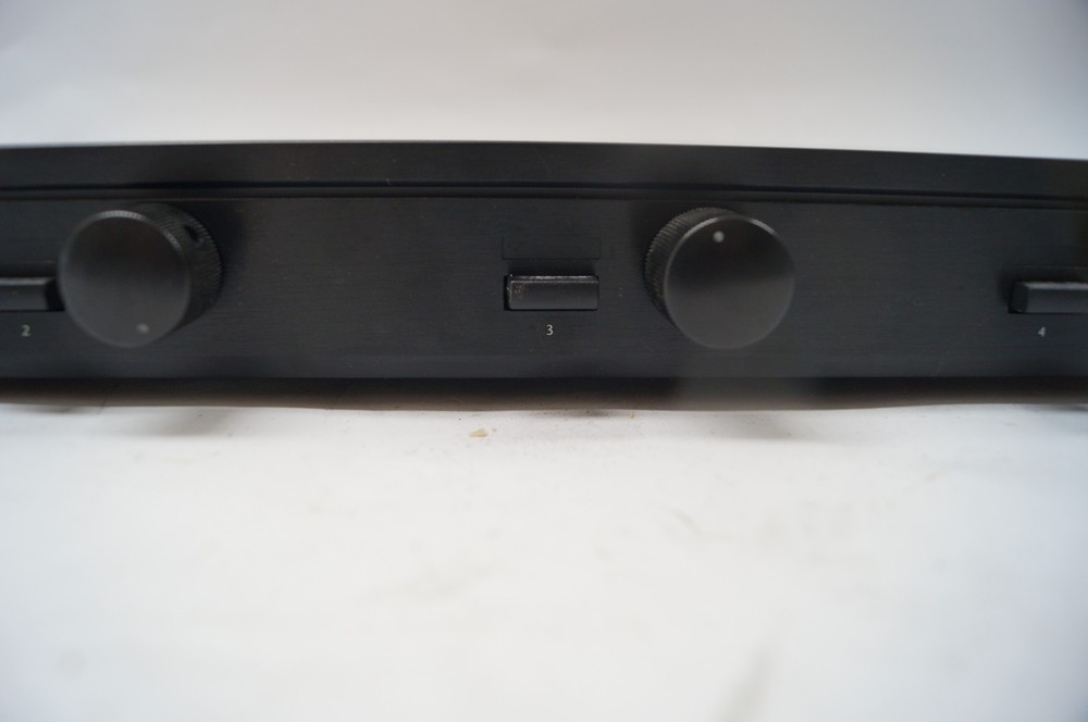 NILES Audio Corp SSVC-4 Speaker Selector / Volume Control System WORKING E211