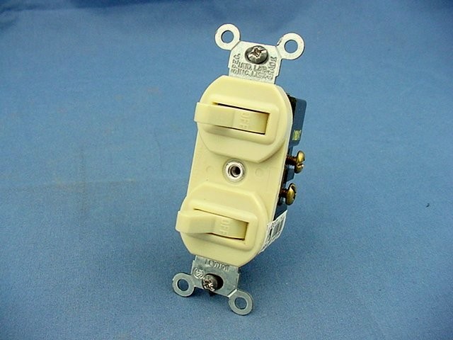 Leviton 5224-I Ivory Double Wall Light Switch Duplex Toggle 15A Single Pole Bulk