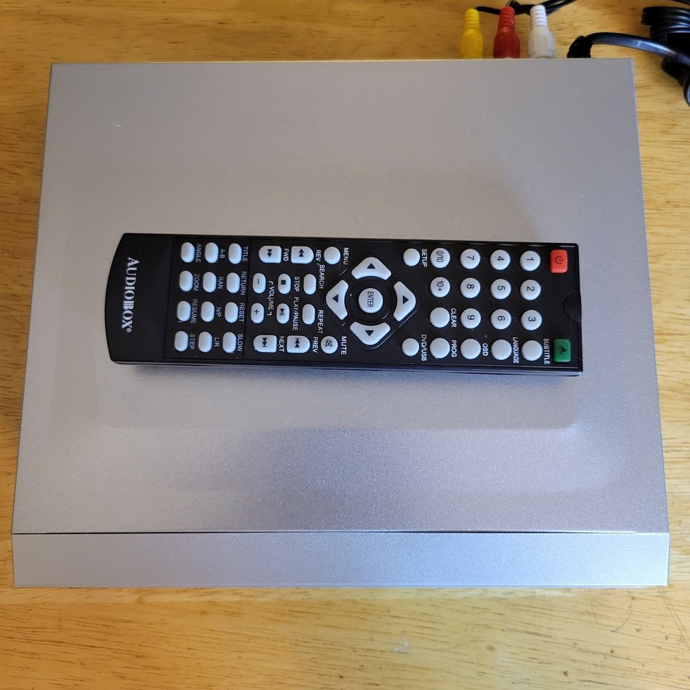 Audiobox MP-100 Silver Multimedia Player w/ Full Function Remote Control Tested