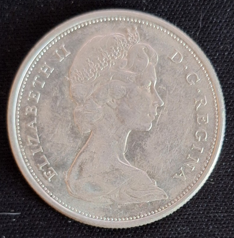 CANADA 1966 HALF DOLLAR 50 CENTS - SLIGHTLY CIRCULATED