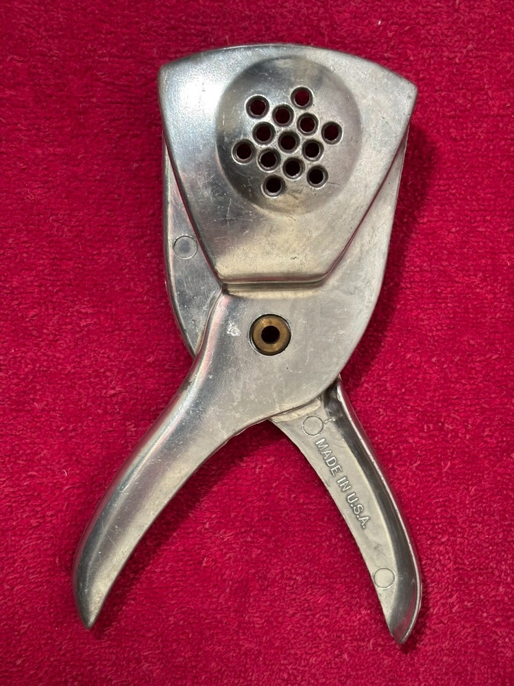 Reed’s Rocket Nut Cracker & Irving Ware Citrus Squeezer