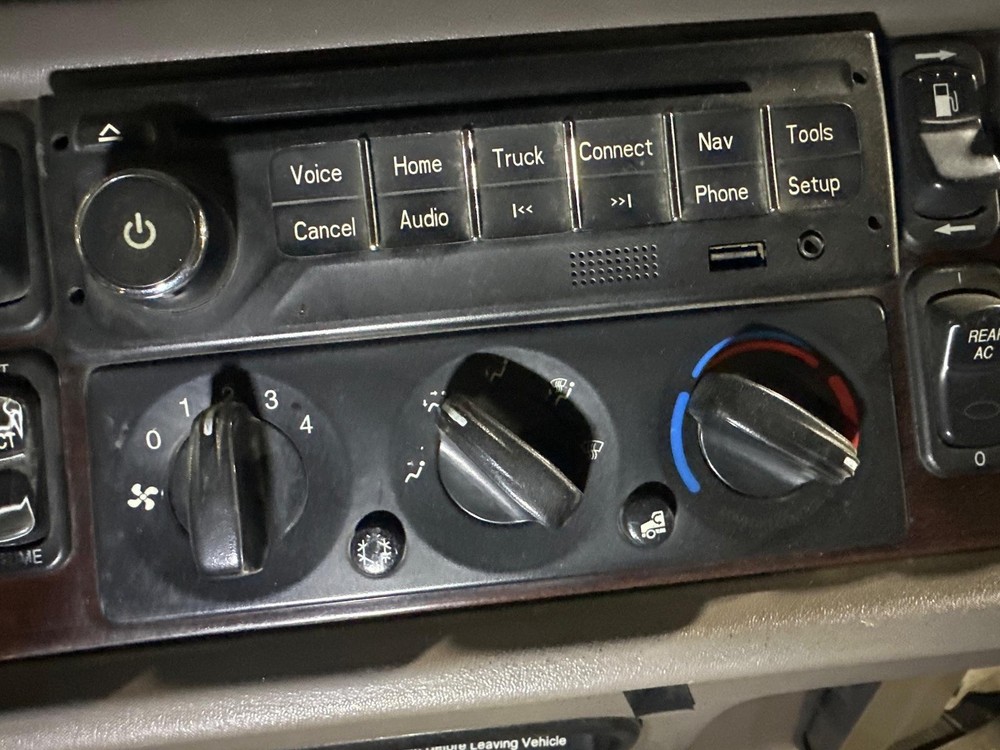 2006-2015 Peterbilt 386 Heater A/C Temperature Controls - Used