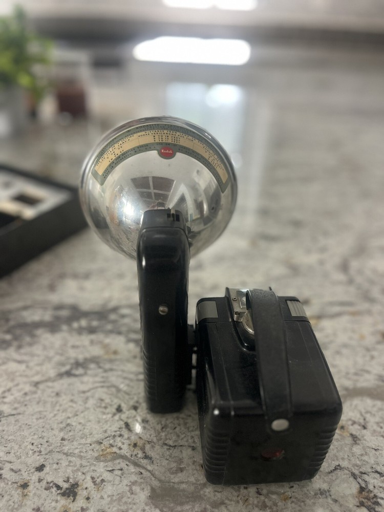 Vintage Brownie Hawkeye Flash Outfit Camera