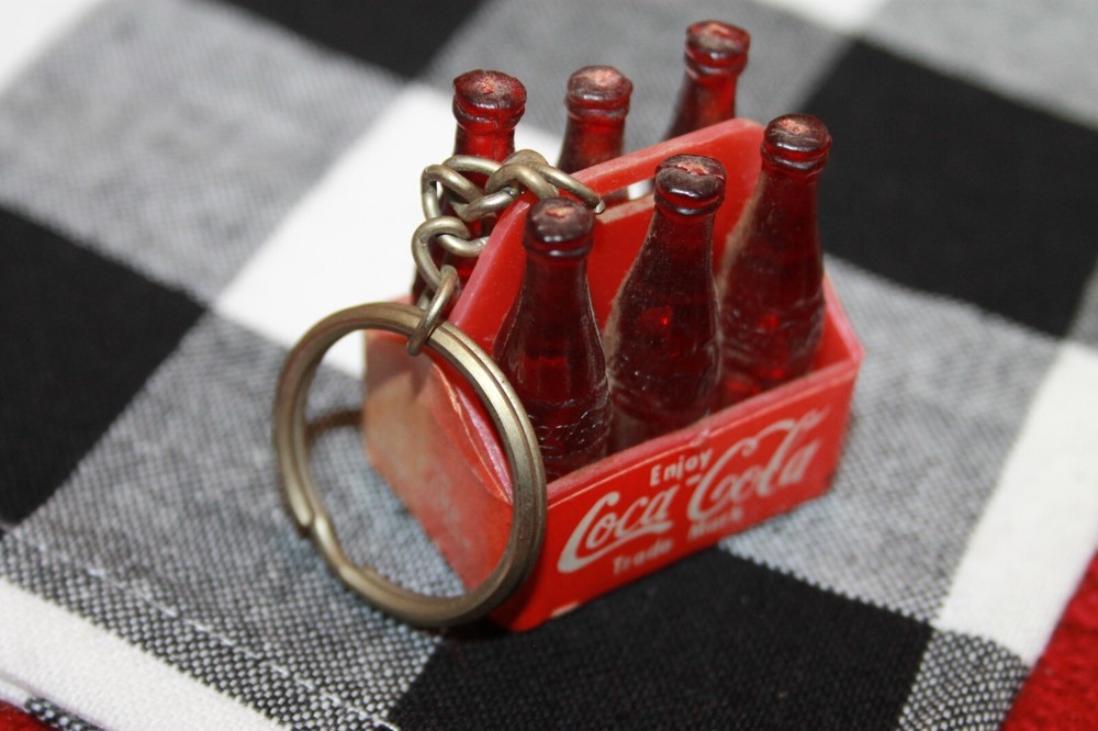 Vintage Coke Coca Cola 6 Pack Key Chain