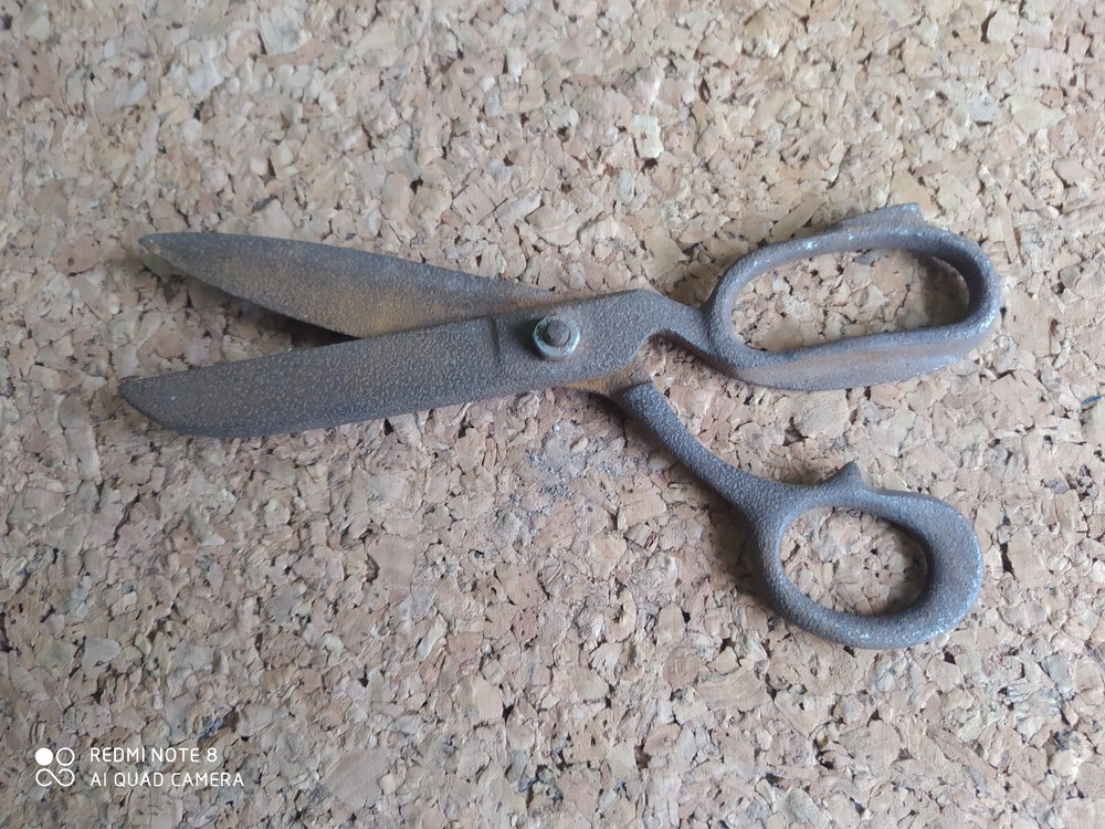 Vintage Old Iron Scissors Tailoring Sewing Cutting Tool Shears