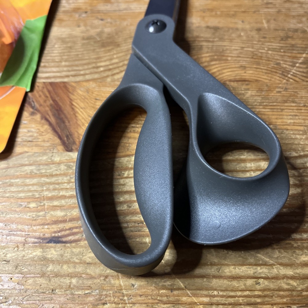 Fiskars Scissors 9-inch Razor Edged Shears Fabric Super Sharp