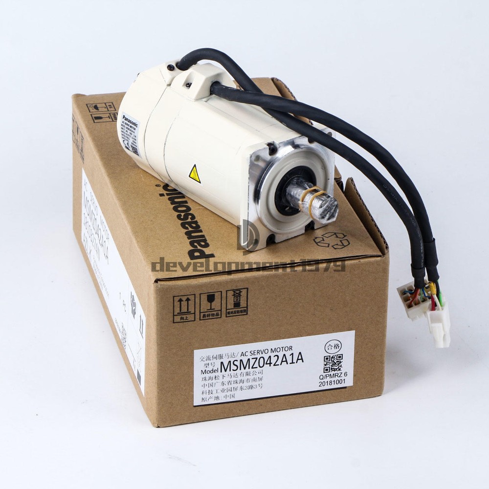 1PCS NEW Panasonic Servo Motor MSMZ042A1A