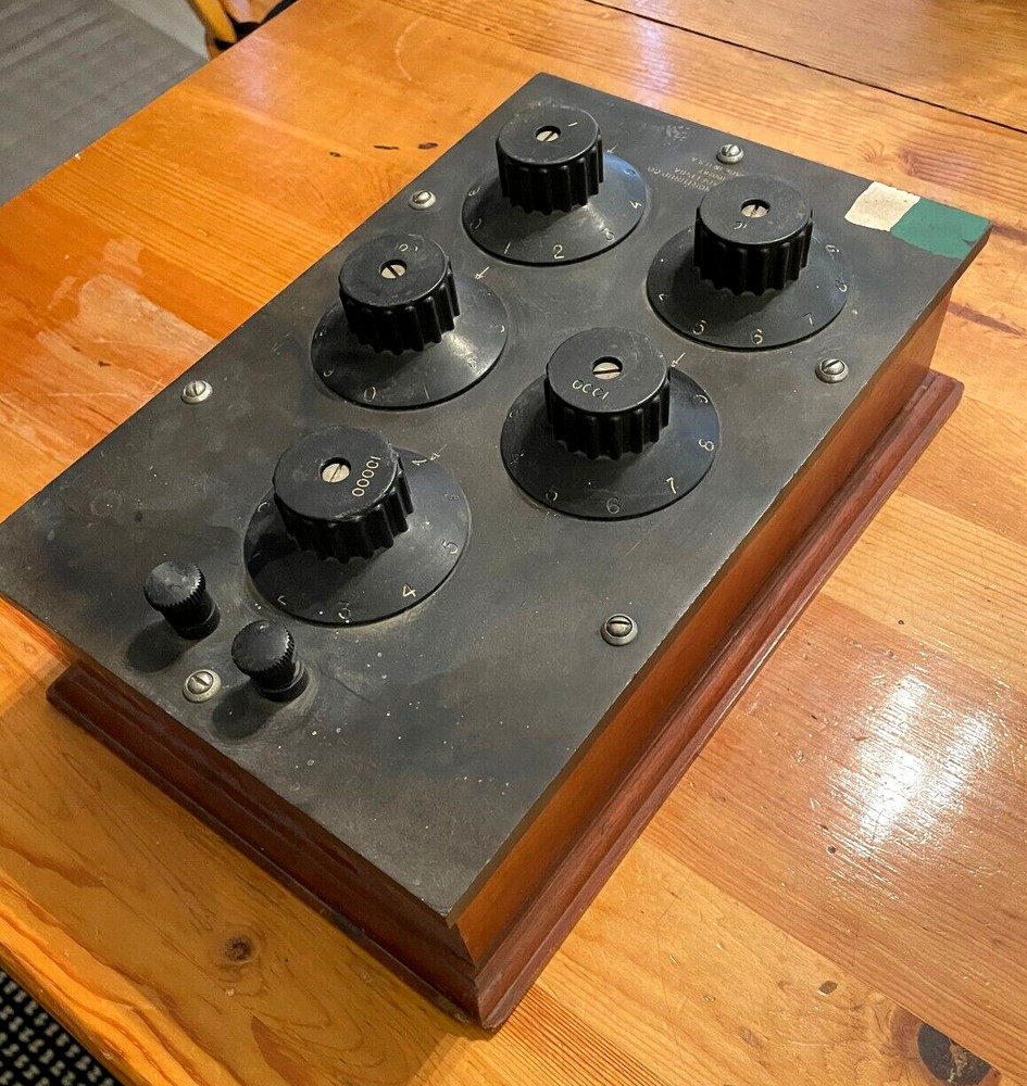 Vintage Leeds & Northrup Resistance Box