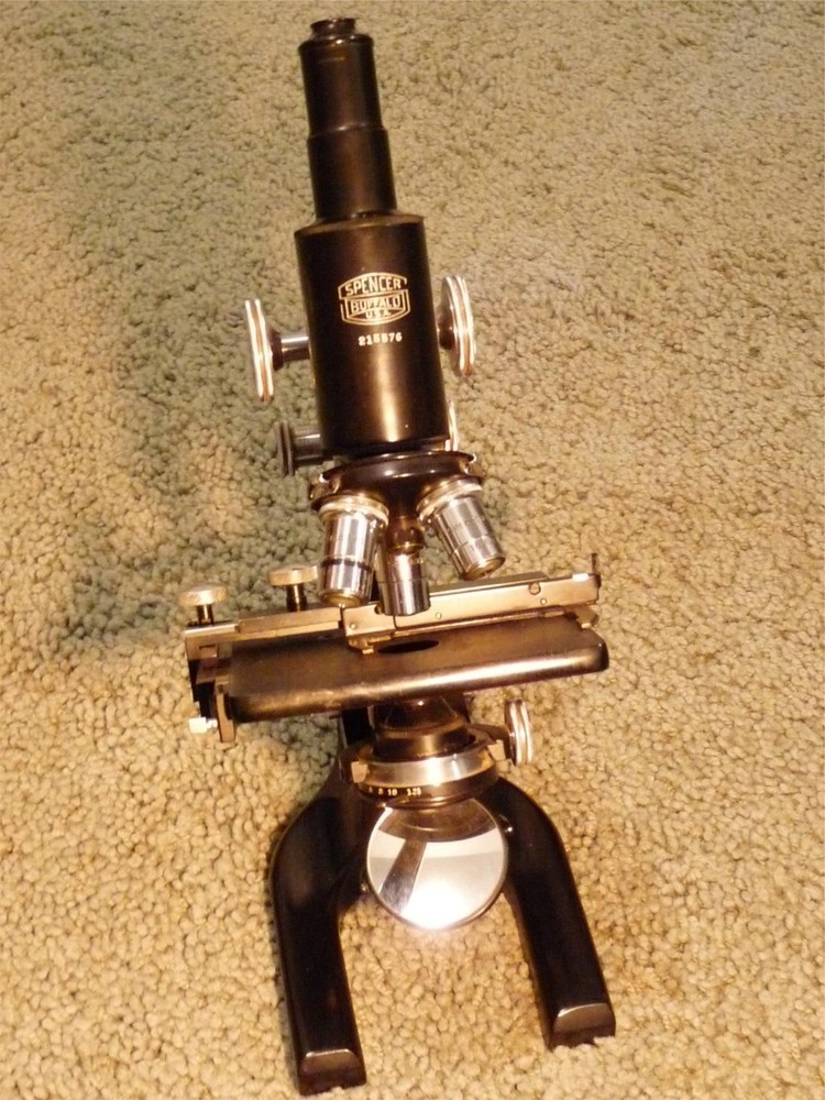 SPENCER BUFFALO MICROSCOPE WITH 3 OBJECTIVES 1-882