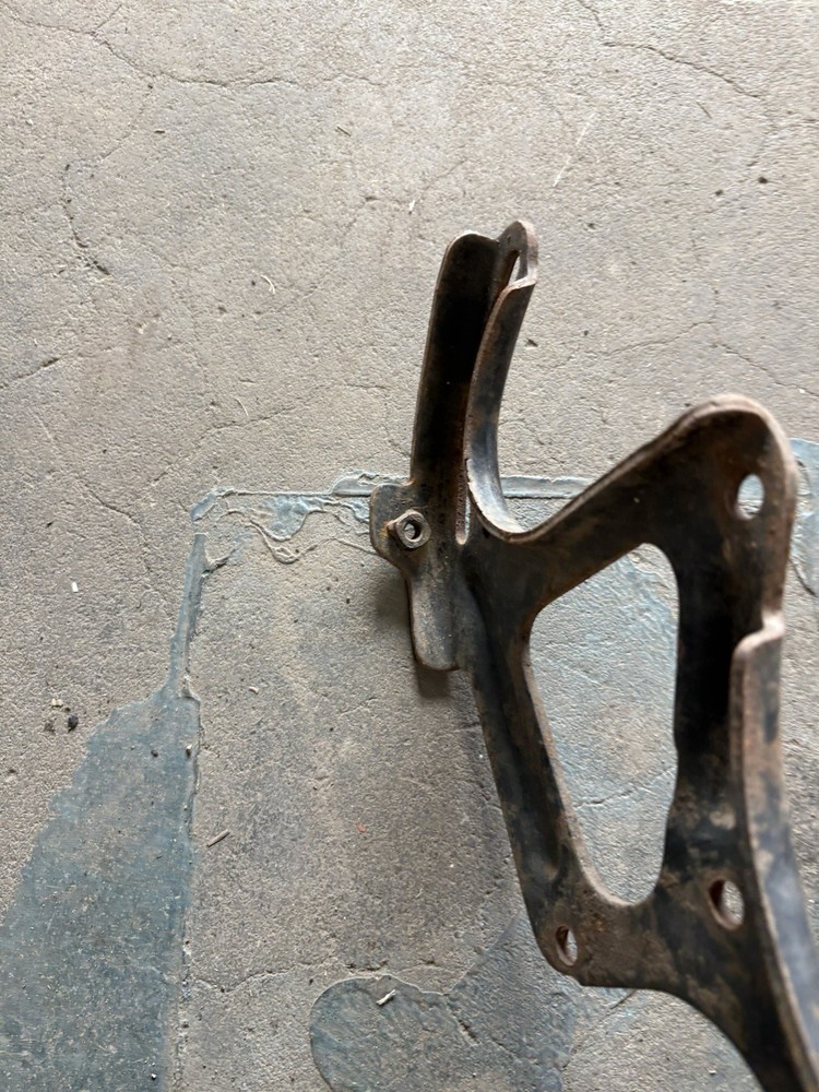 77-86 Olds 307 Rear A/C Compressor Bracket Mount