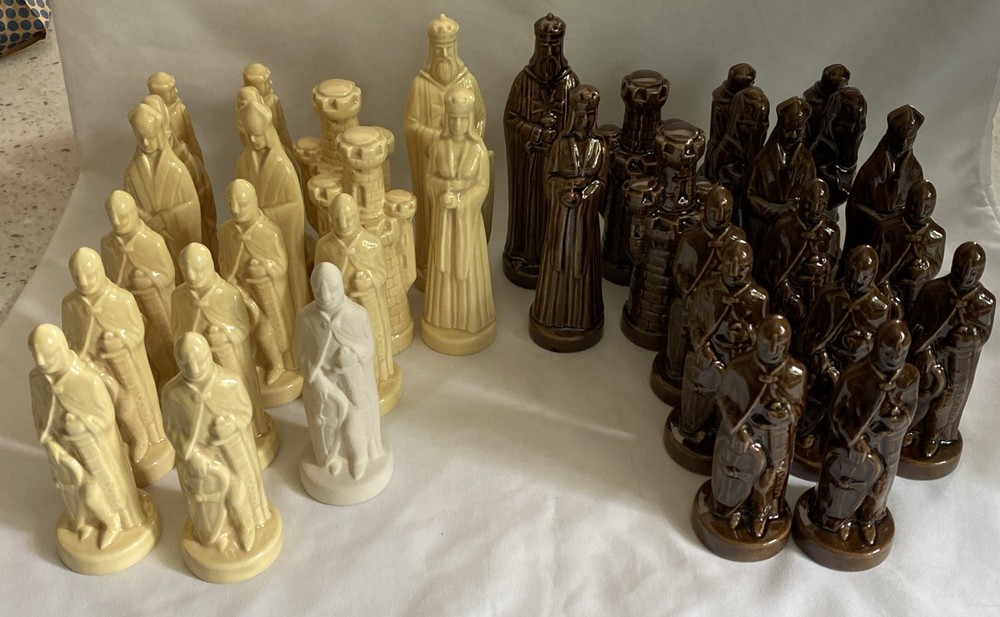 Vintage Alberta's Molds Ceramic Chess Set 32 pc 1973 READ