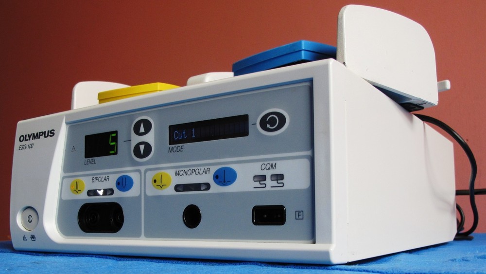 Olympus ESG-100 ESU Generator With Foot Switch 2012