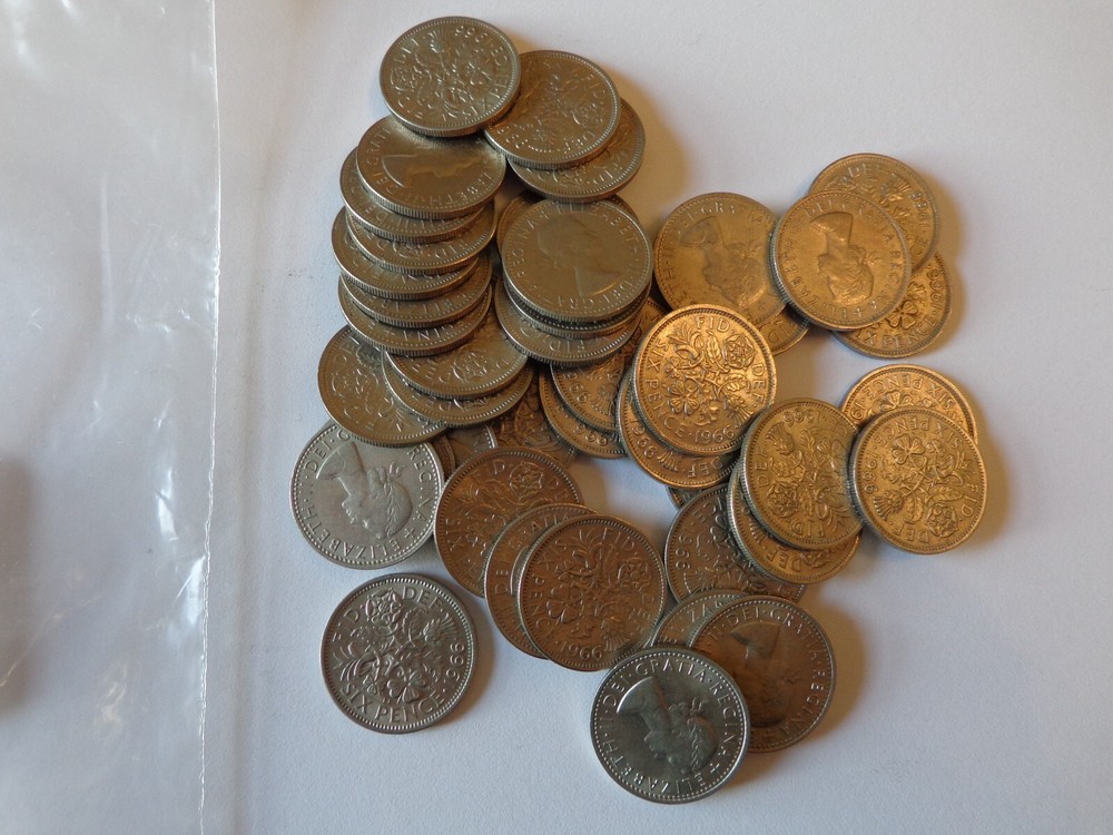 38 ELIZEBETH II SIXPENCES 1966 GOOD CONDITION REF D.