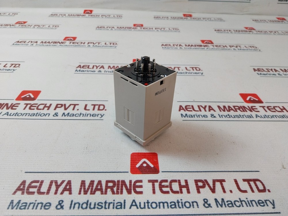 Omron H2C-8 Motor Driven Timer 12S-12HC