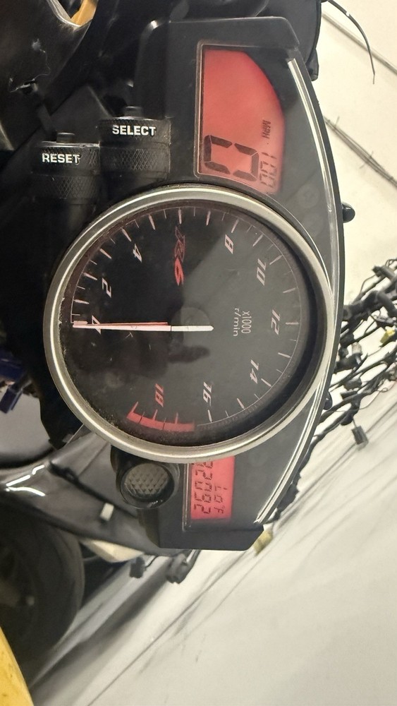 08-16 Yamaha R6 Cluster Speedometer