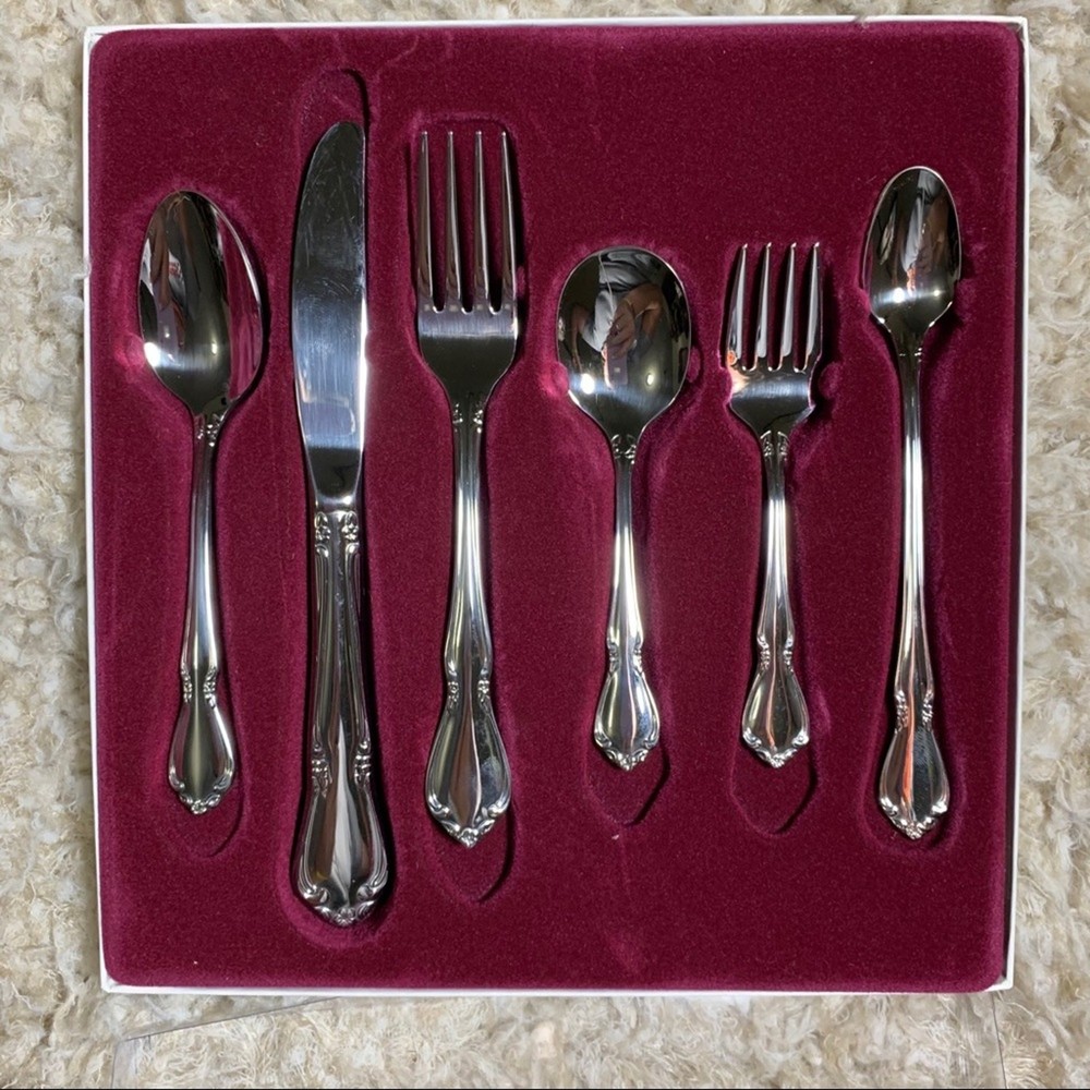Oneida 3615 Chateau 6 piece progress flatware set