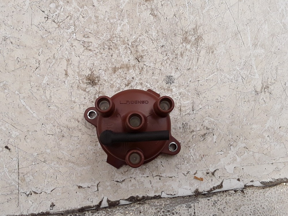 Denso Distributor Cap 37925