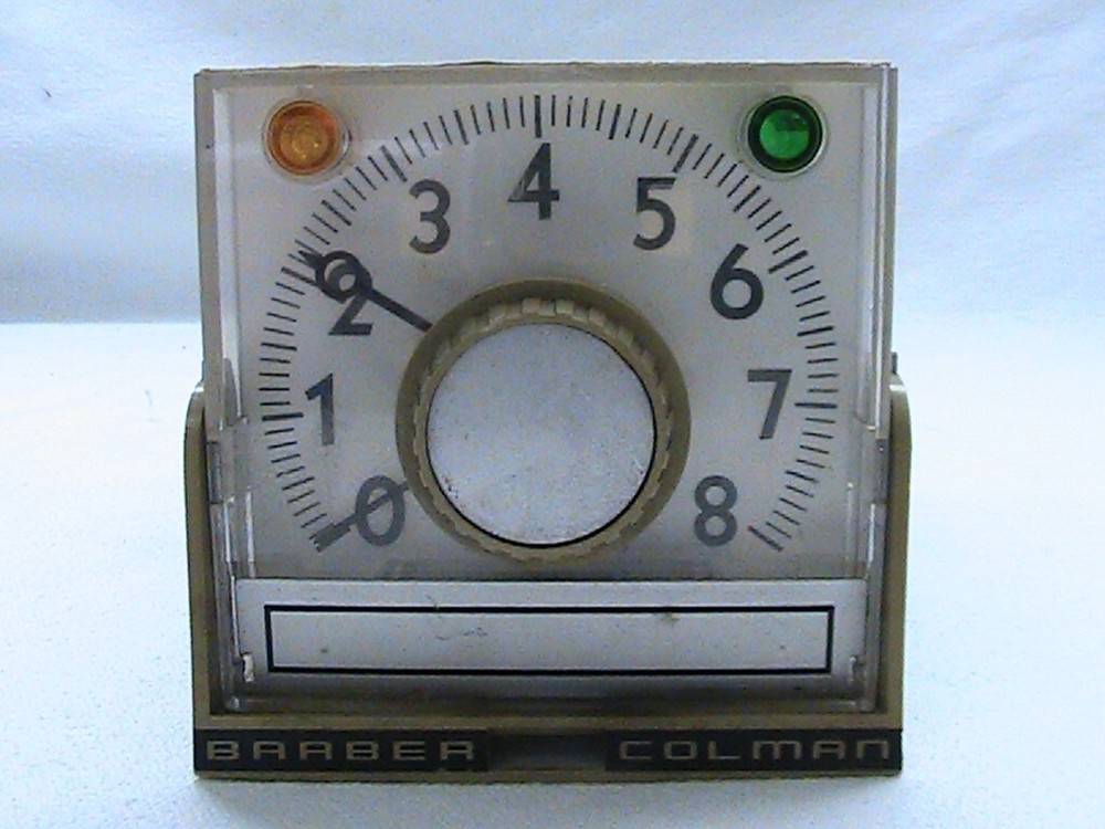 1 USED BARBER COLMAN TEMPERATURE CONTROLLER 122Y-10016-032-1-00