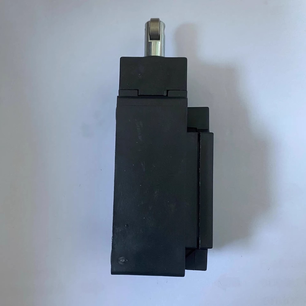 1pcs Comepi BP1H13Z11 Limit switch