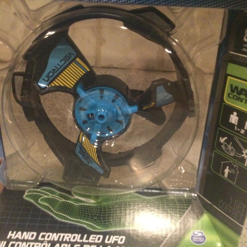 Air Hogs UFO Light Vectron Wave Hand ControlledFX Flyer, Multi Colors