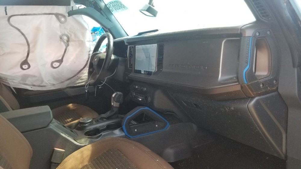 22 FORD BRONCO 2.3L LOWER AIR SHUTTER