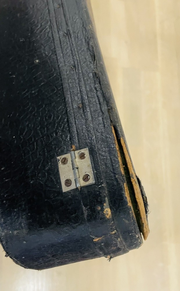 Old vintage violin case