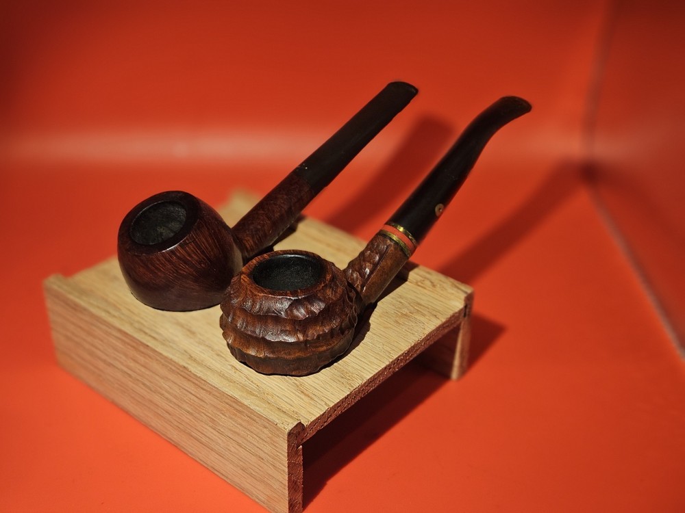 Double pipe rack / pipe display / pipe stand.