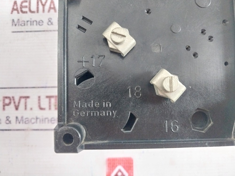 ABB 0-40 V Analog Voltmeter