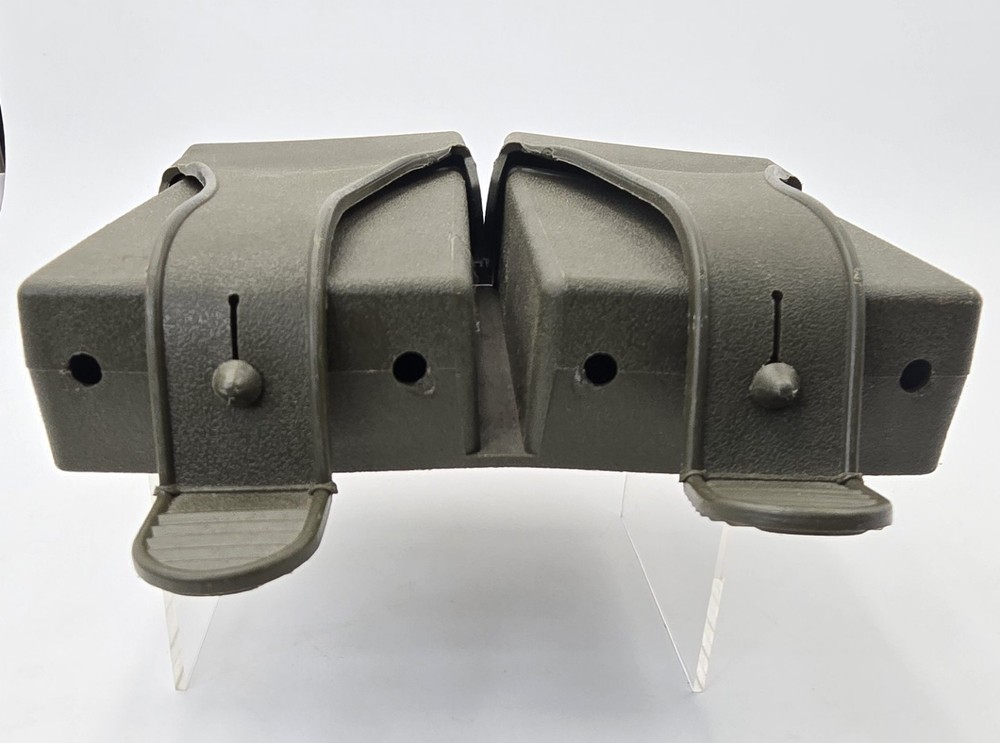 Bw G3, Olive, Pair, Plastic Version, Dated 1980