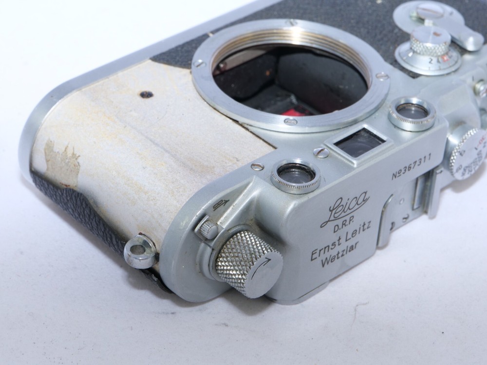 Leica IIId WAR TIME camera. Circa 1944. Only (427) made. Needs Restoration !