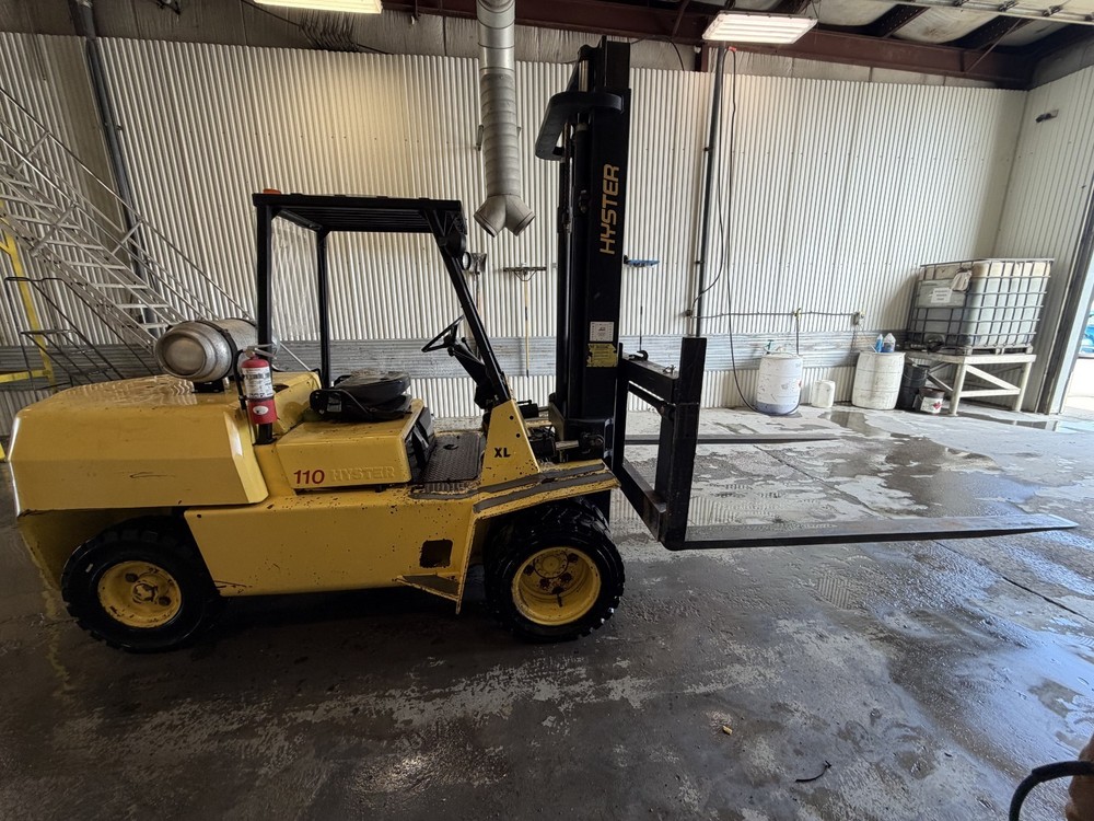 1998 Hyster H110XL2 Forklift – Runs & Operates – Includes 2 Fork Sets (AS IS)