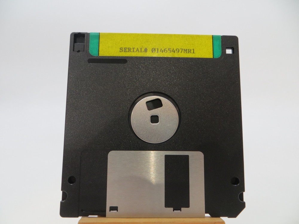 3.5" Floppy Disk MagnaRAM for Windows vintage computer program software disc *