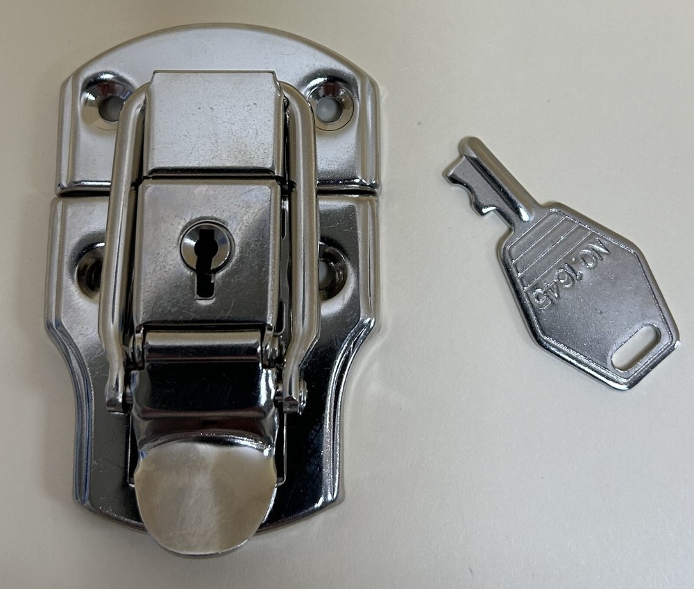 Drawbolt Closure Latch with Lock, Chrome