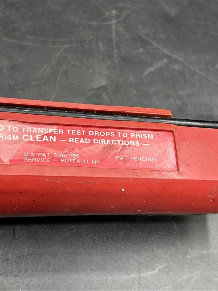 LEICA TEMPERATURE COMPENSATED HAND-HELD REFRACTOMETER See Pics