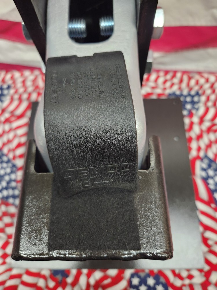 DEMCO STYLE EZ-LATCH COUPLER LOCK, FITS 2 5/16" CAST COUPLERS ONLY