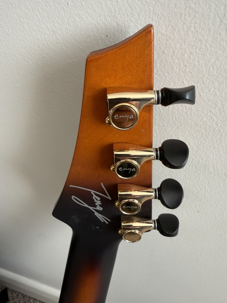 Enya E6 FE Custom Acacia Tenor Ukulele electro acoustic.