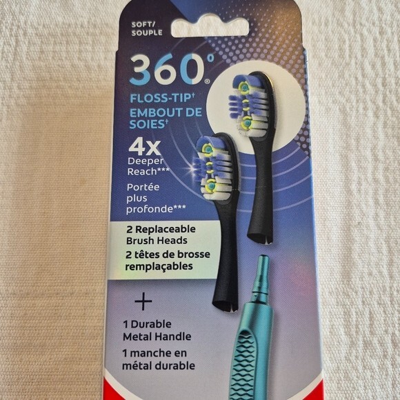 Colgate 360 soft 1 metal handle 2 replacement heads, plus 2 additional NWT
