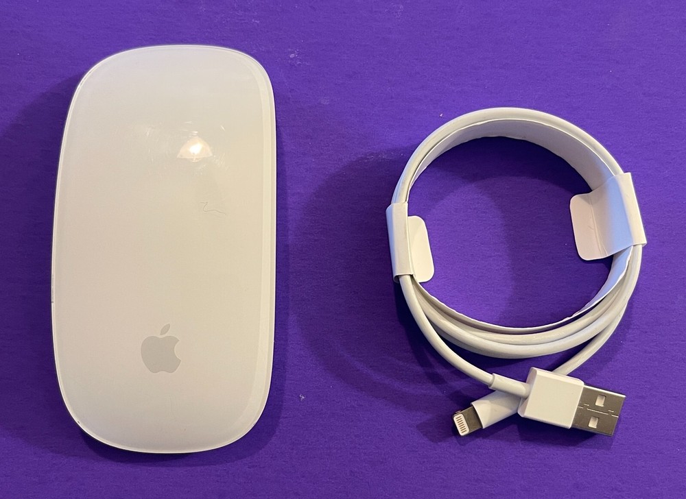 Apple A1657 Magic Mouse 2 Wireless Mouse - Silver (MLA02LL/A) Works Perfect!